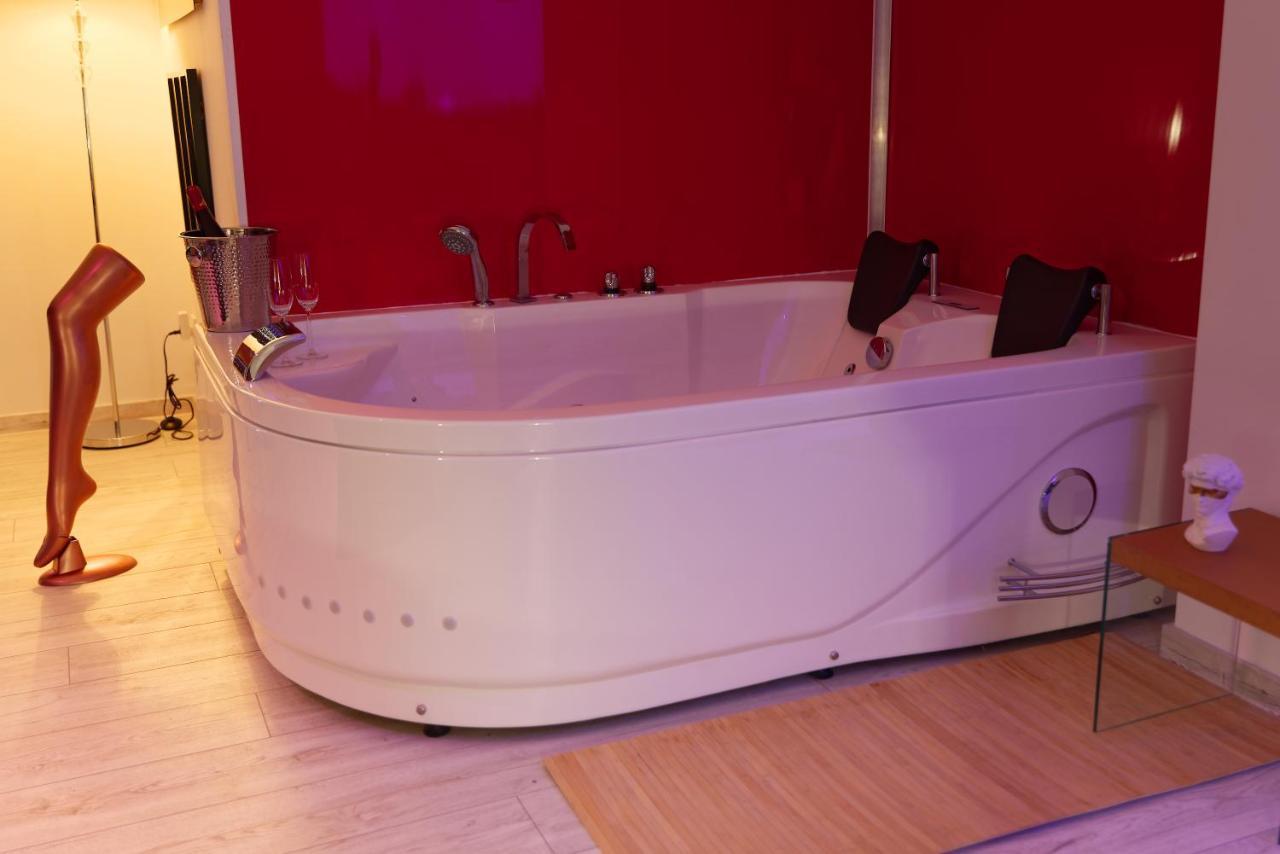 Suite Les Folies Douces & Spa By Nancyintimelounge Exteriör bild
